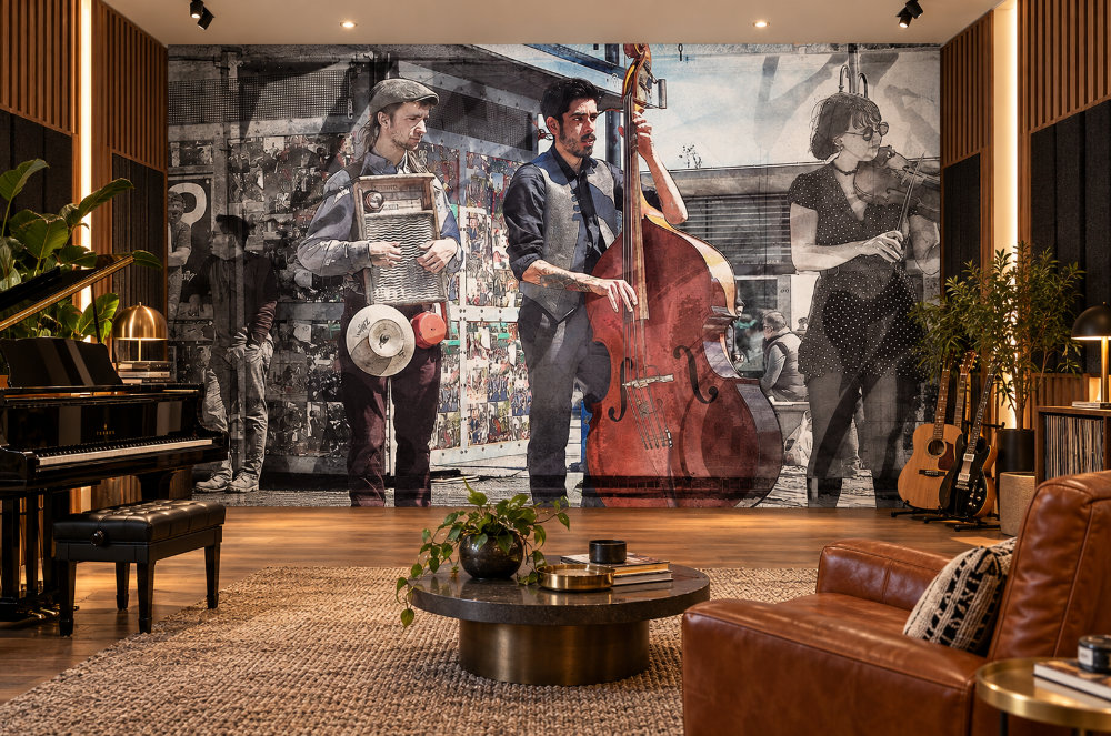Studio de musique avec la fresque « Dixi Band » représentant trois musiciens